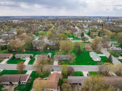 View/Area - 330 8th St E, Hector, MN 55342 photo 1 of 3