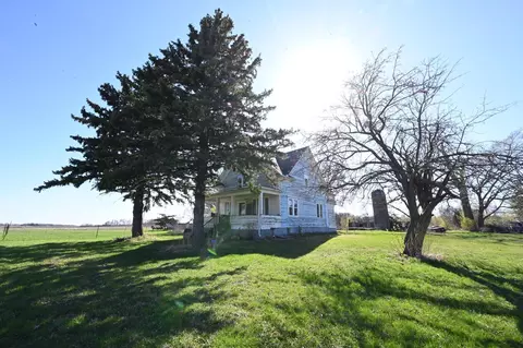 Exterior - 33758 171st Rd, Montgomery, MN 56069 photo 4 of 12