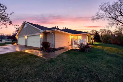 19102 Jackson Ct NW #35, Elk River, MN 55330