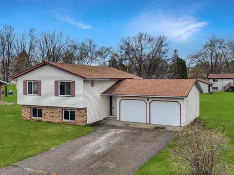 630 3rd Ave NE, Milaca, MN 56353