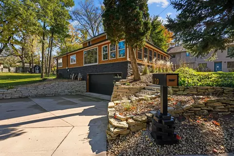 1120 Summit Ave, Mahtomedi, MN 55115