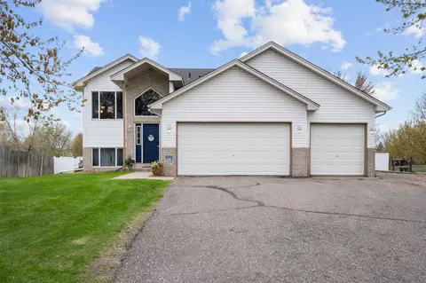 10055 Somerset Ln, Monticello, MN 55362
