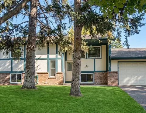 8446 Sumter Cir N, Brooklyn Park, MN 55445