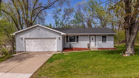 1529 Hudson Rd, Saint Paul, MN 55106