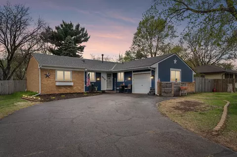 2217 Laramie Trl, Brooklyn Park, MN 55444
