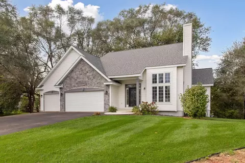 613 Topaz Ln, Hudson, WI 54016