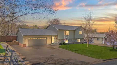 1140 Eulaine Cir, Hammond, WI 54015