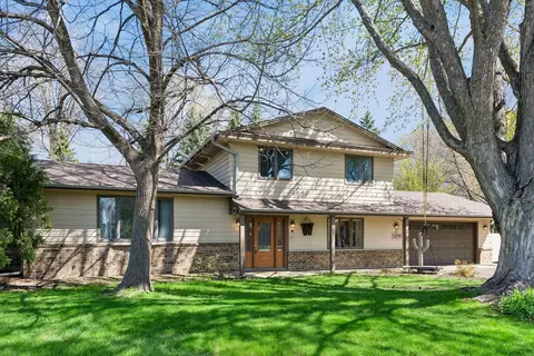 3970 Yorktown Ln N, Plymouth, MN 55441