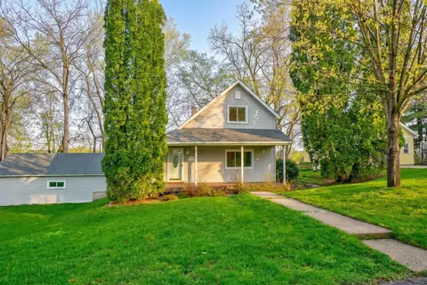 1211 3rd St N, Stillwater, MN 55082