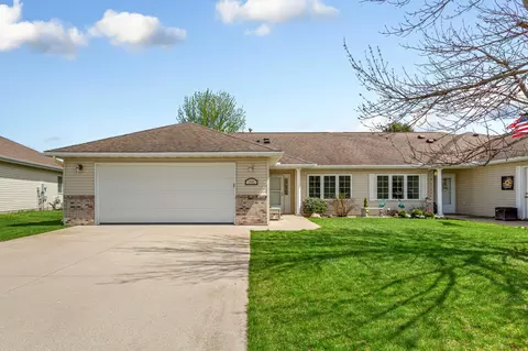 2406 4th St NE, Waseca, MN 56093