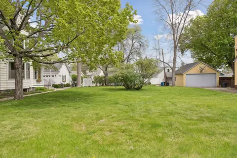 2 Nn 11th Ave N, Hopkins, MN 55343