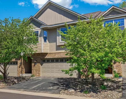 8405 Cedarview Cir, Savage, MN 55378