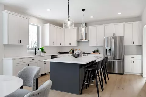 4842 Baker Reserve Ln, Maple Plain, MN 55359