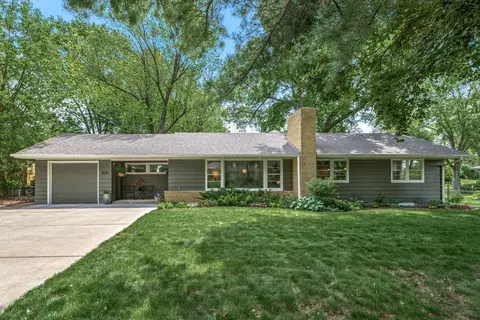 2030 Ordway St, Golden Valley, MN 55422