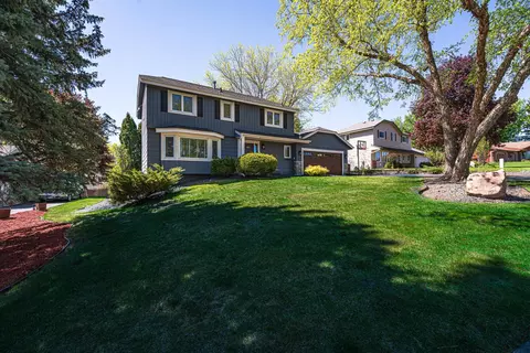 613 Chicago Dr, Burnsville, MN 55306