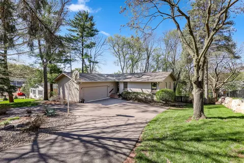 531 Indian Hill Rd, Chanhassen, MN 55317