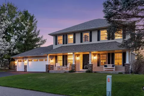 1206 Creekside Xing, Stillwater, MN 55082