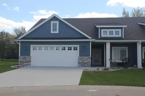 900 11th Pl NW, Kasson, MN 55944