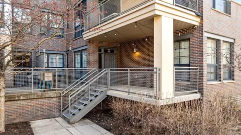 825 Berry St #103, Saint Paul, MN 55114