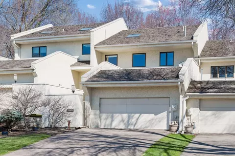 11620 Vista Dr, Minnetonka, MN 55343