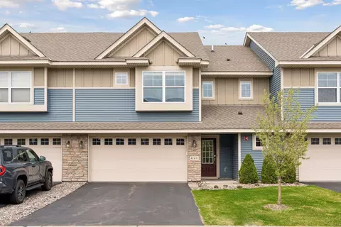 2125 Bay Dr, Lino Lakes, MN 55038