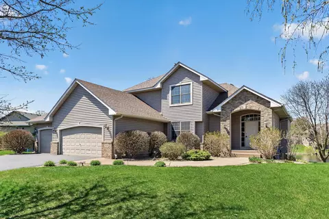 1135 S Trappers Xing, Lino Lakes, MN 55038
