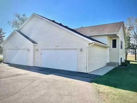 1053 Prairie View Dr SW, Hutchinson, MN 55350