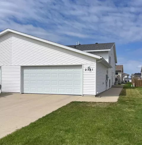 2521 Amber Valley Ct S, Fargo, ND 58104