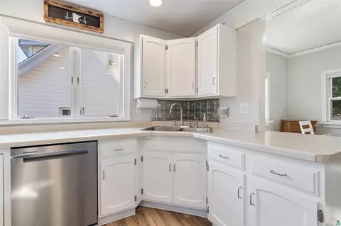 Kitchen - 505 Spear Ave, Duluth, MN 55803 photo 2 of 3