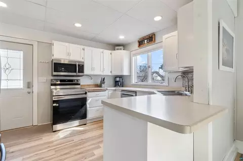 Kitchen - 505 Spear Ave, Duluth, MN 55803 photo 1 of 3