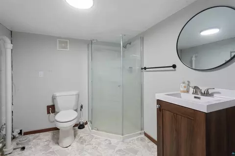 Bath - 505 Spear Ave, Duluth, MN 55803 photo 1 of 2