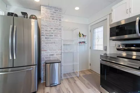 Kitchen - 505 Spear Ave, Duluth, MN 55803 photo 3 of 3