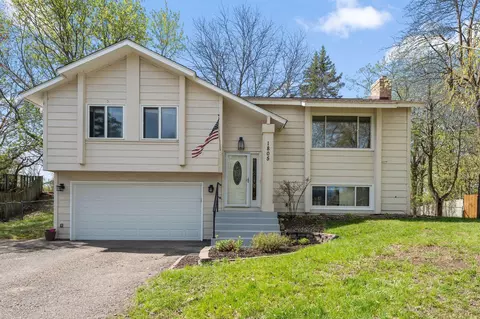 1805 E 115th St, Burnsville, MN 55337