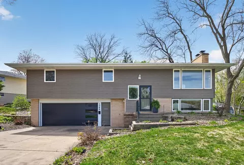 1348 20th St NW, Rochester, MN 55901