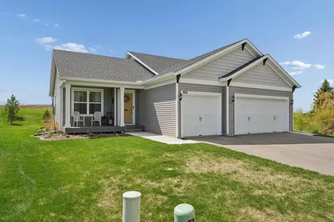 1515 Raymond Dr, Waconia, MN 55387