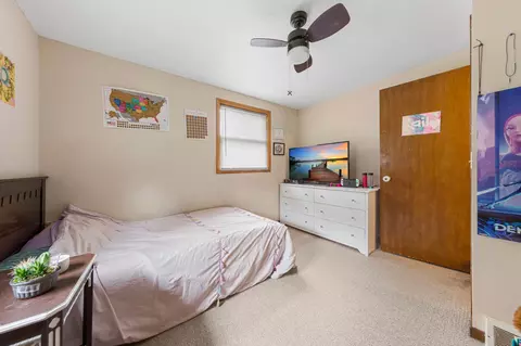 Bedroom - 303 12th Ave SE, Faribault, MN 55021 photo 4 of 6