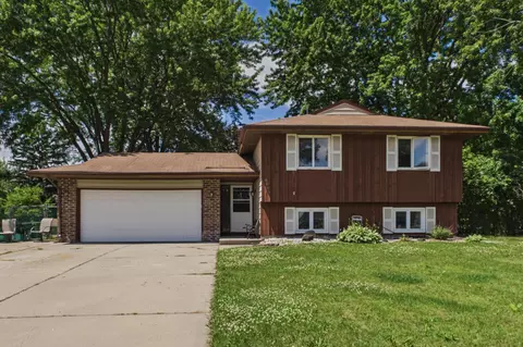 6006 Lower 131st Street Ct, Apple Valley, MN 55124