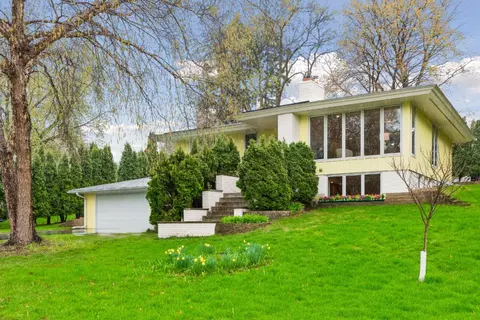 2184 Rosewood Ln N, Roseville, MN 55113