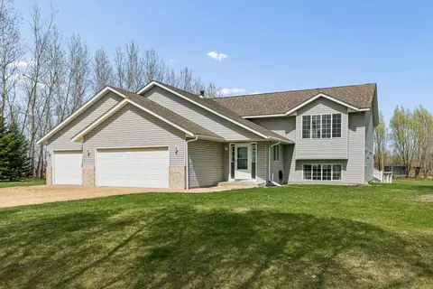 13556 355th St, Lindstrom, MN 55045