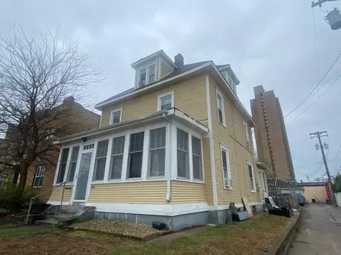 942 19th Ave NE, Minneapolis, MN 55418