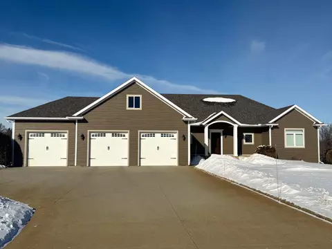 2742 Wilderness Ridge Rd SE, Alexandria, MN 56308