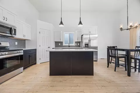 Kitchen - 7909 Lost River Rd, Horace, ND 58047 photo 2 of 4