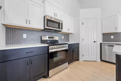 Kitchen - 7909 Lost River Rd, Horace, ND 58047 photo 3 of 4
