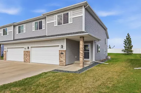 1343 4th St NW, West Fargo, ND 58078