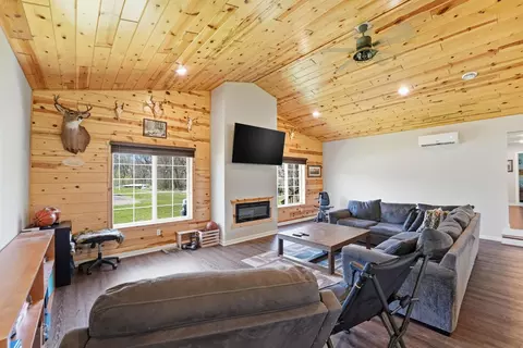 Living - 25265 Marsh Rd, Milaca, MN 56353 photo 4 of 4