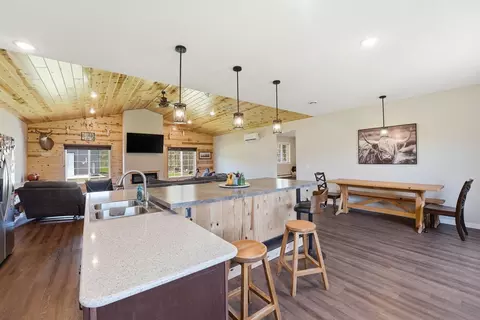 Kitchen - 25265 Marsh Rd, Milaca, MN 56353 photo 1 of 2