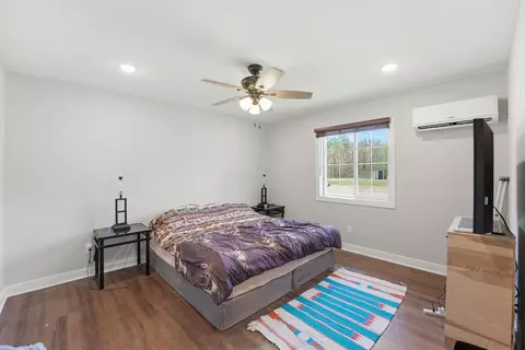 Bedroom - 25265 Marsh Rd, Milaca, MN 56353 photo 3 of 4