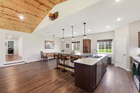 Entry Way - 25265 Marsh Rd, Milaca, MN 56353 photo 2 of 3