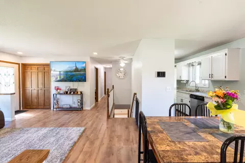 2855 Ivy St S, Cambridge, MN 55008