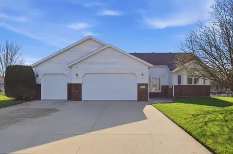 2622 Wheatland Dr S, Fargo, ND 58103